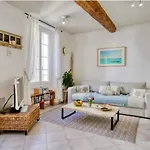Appartement Balcony In Heart Of Old Antibes, Ac, View