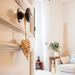 Appartement Balcony In Heart Of Old Antibes, Ac, View Antibes