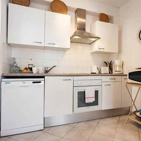 Balcony In Heart Of Old Antibes, Ac, View * 昂蒂布