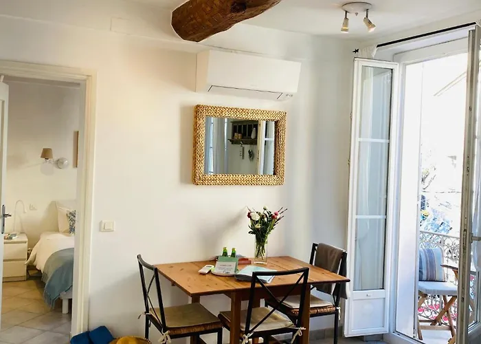 Balcony In Heart Of Old Antibes, Ac, View Αντίμπ