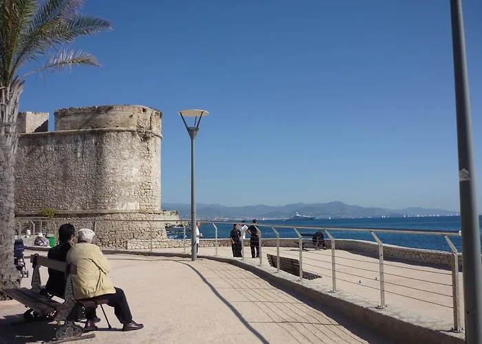 Balcony In Heart Of Old Antibes, Ac, View Διαμέρισμα *