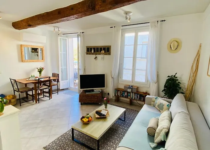 Balcony In Heart Of Old Antibes, Ac, View Apartment