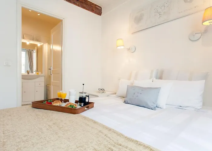 Balcony In Heart Of Old Antibes, Ac, View Apartment