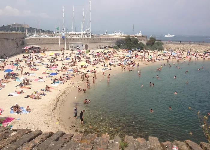 شقة Pimms أنتيب